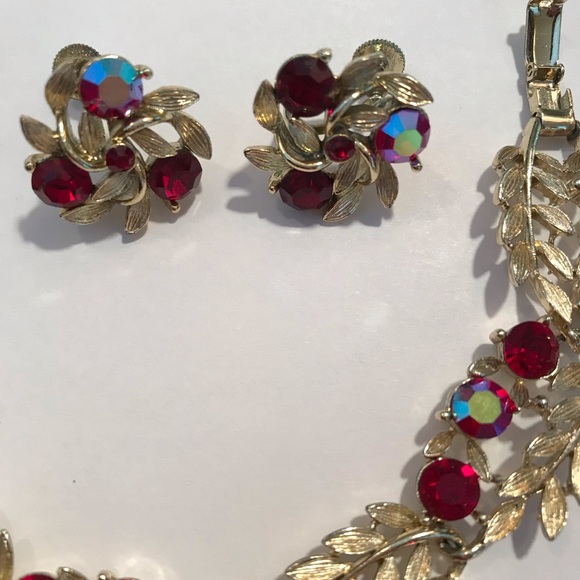 Lisner Jewelry | Jewelry | Vintage Lisner Demi Parure Set Red ...